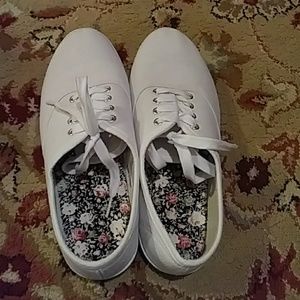 White boat shoes